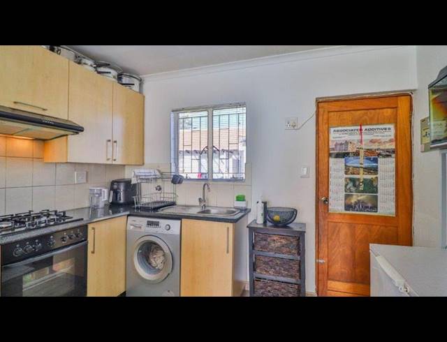 2 BEDROOM TOWNHOUSE FOR SALE IN GREENSTONE HILL